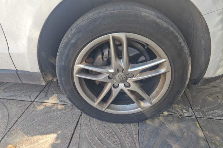 Used Audi Q5 2017 40 TFSI Technology Edition Right Front Wheel Hub