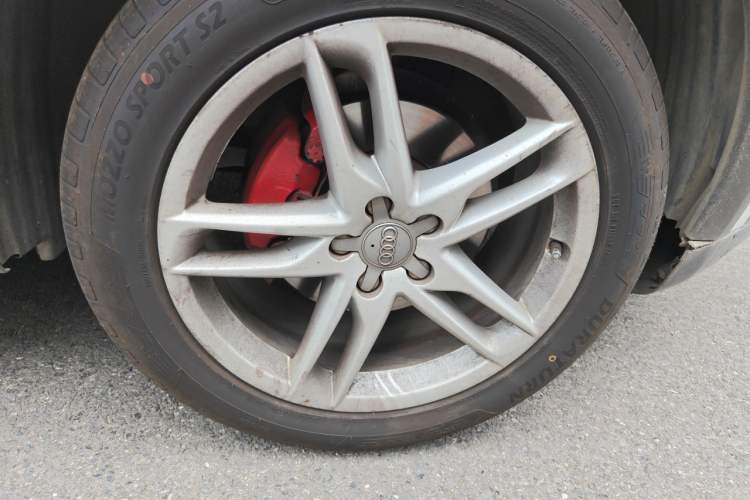 Used Audi Q5 2017 Plus 40 TFSI Technology Model Right Front Wheel Hub