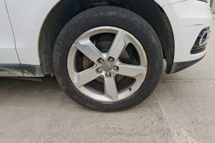 Used Audi Q5 2017 40 TFSI Ambition Edition Right Front Wheel Hub