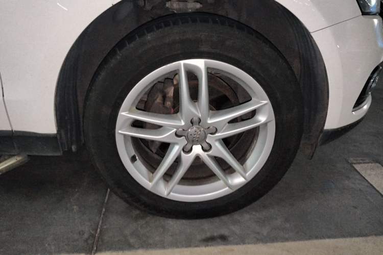Used Audi Q5 2017 Plus 40 TFSI Technology Model Right Front Wheel Hub