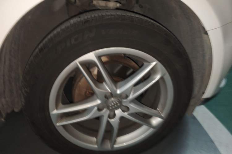 Used Audi Q5 2017 Plus 40 TFSI Technology Model Right Front Wheel Hub