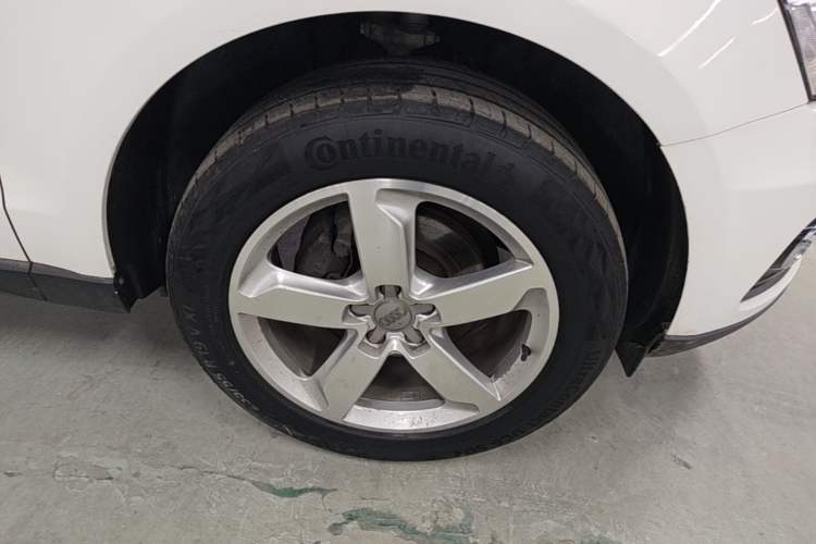 Used Audi Q5 2017 40 TFSI Ambition Edition Right Front Wheel Hub