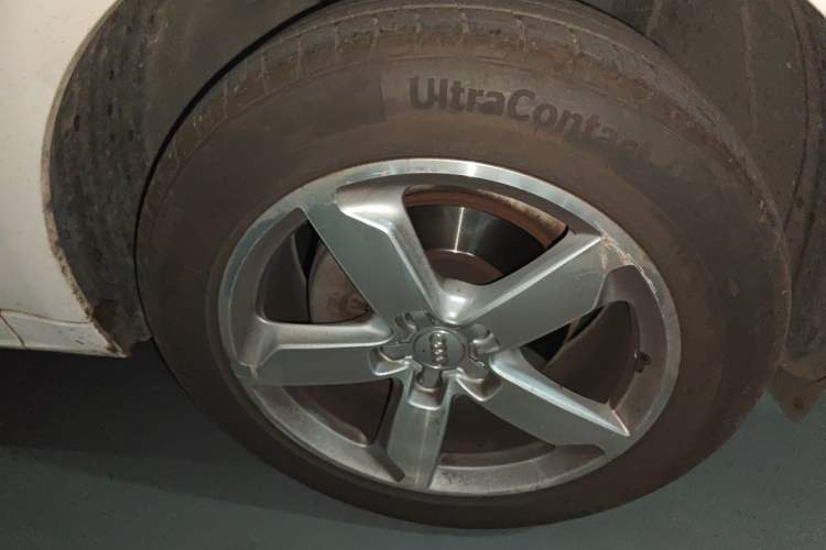Used Audi Q5 2017 Plus 40 TFSI Ambition Model Right Front Wheel Hub