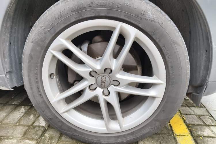 Used Audi Q5 2017 40 TFSI Technology Edition Right Front Wheel Hub