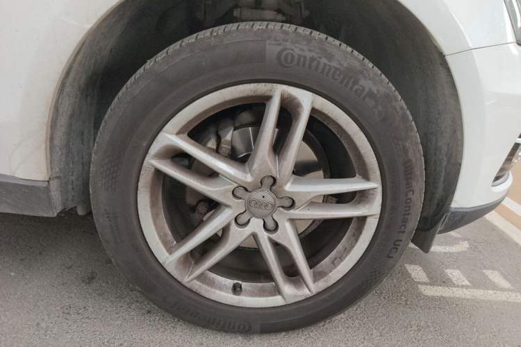 Used Audi Q5 2017 40 TFSI Technology Edition Right Front Wheel Hub