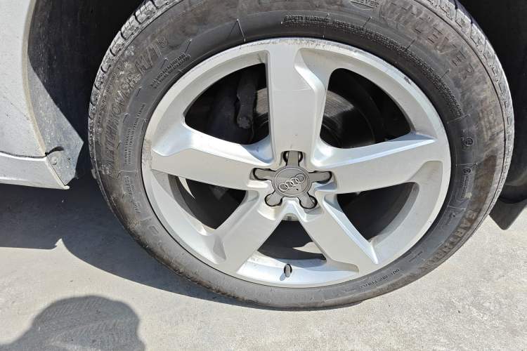 Used Audi Q5 2017 Plus 40 TFSI Ambition Model Right Front Wheel Hub
