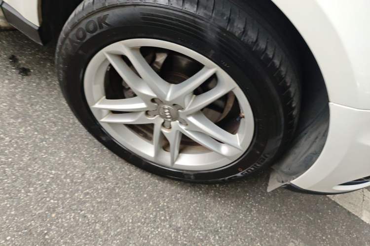 Used Audi Q5 2017 Plus 40 TFSI Ambition Model Right Front Wheel Hub