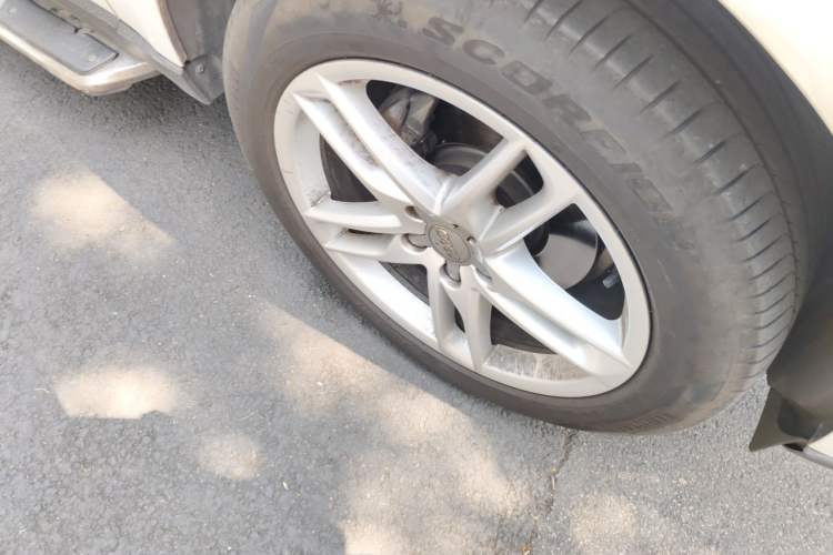 Used Audi Q5 2017 40 TFSI Technology Edition Right Front Wheel Hub
