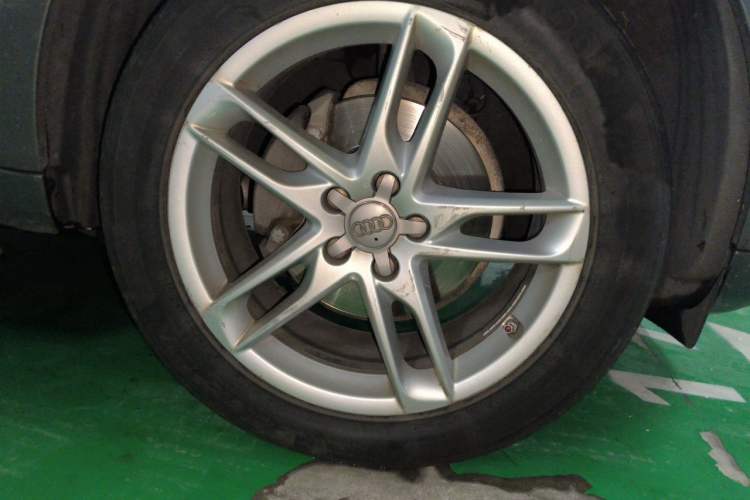Used Audi Q5 2017 Plus 40 TFSI Technology Model Right Front Wheel Hub