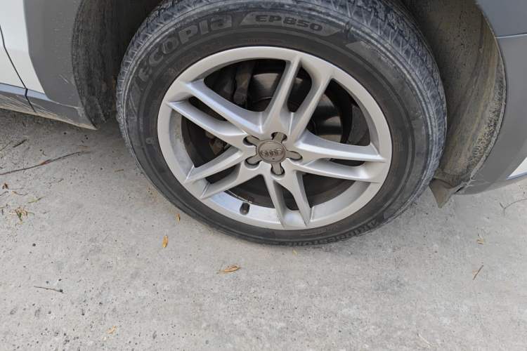Used Audi Q5 2017 Plus 40 TFSI Technology Model Right Front Wheel Hub