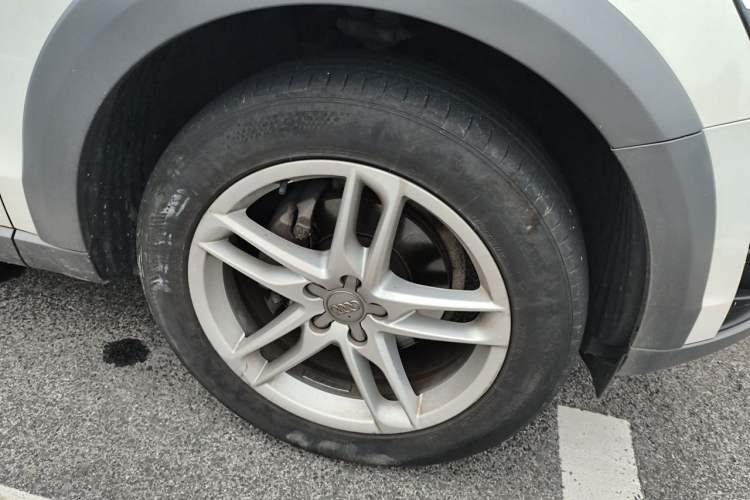 Used Audi Q5 2017 Plus 40 TFSI Technology Model Right Front Wheel Hub