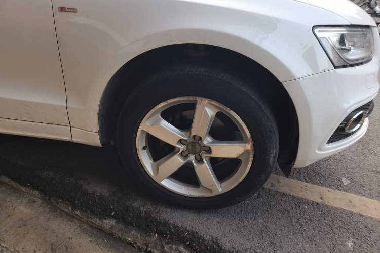 Used Audi Q5 2017 Plus 40 TFSI Ambition Model Right Front Wheel Hub