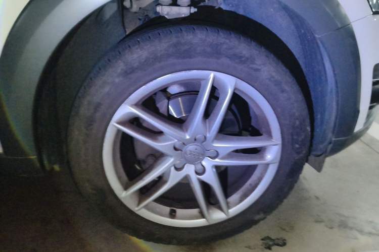 Used Audi Q5 2017 40 TFSI Technology Edition Right Front Wheel Hub