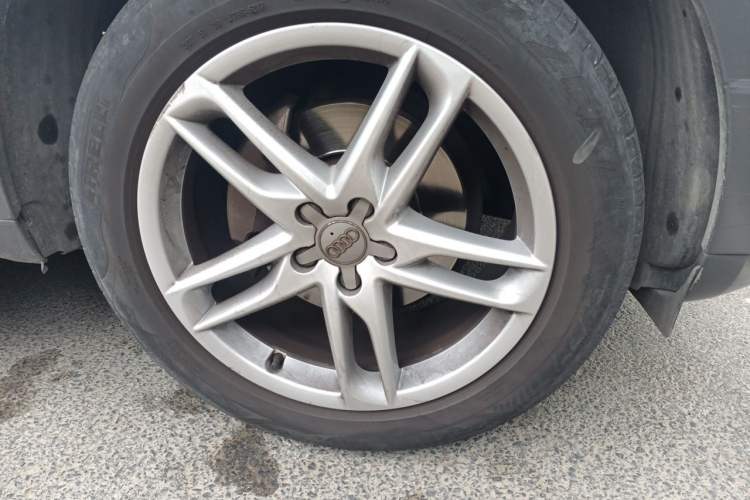 Used Audi Q5 2017 Plus 40 TFSI Technology Model Right Front Wheel Hub