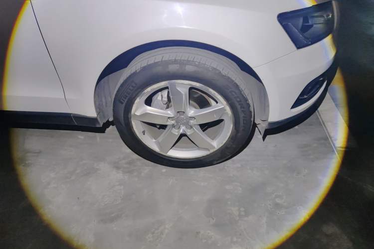 Used Audi Q5 2017 40 TFSI Ambition Edition Right Front Wheel Hub
