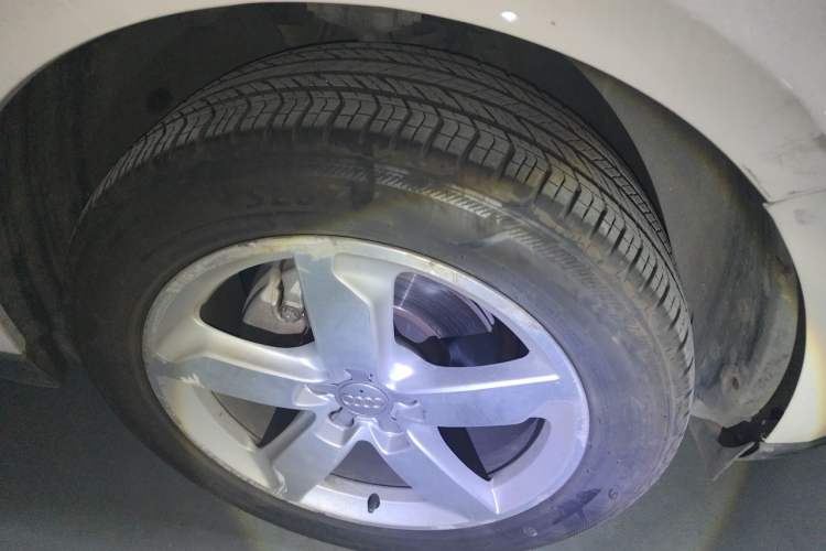 Used Audi Q5 2017 40 TFSI Ambition Edition Right Front Wheel Hub