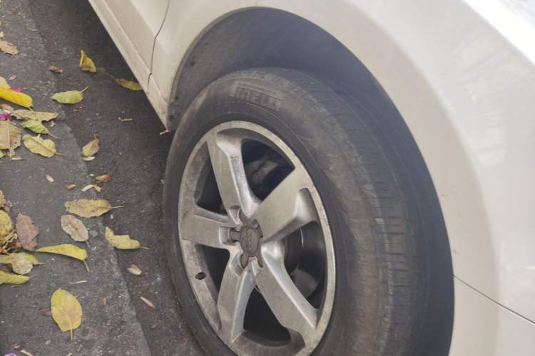Used Audi Q5 2017 40 TFSI Ambition Edition Right Front Wheel Hub