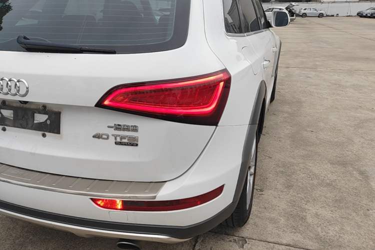 Used Audi Q5 2017 Plus 40 TFSI Technology Model Right Rear Taillight
