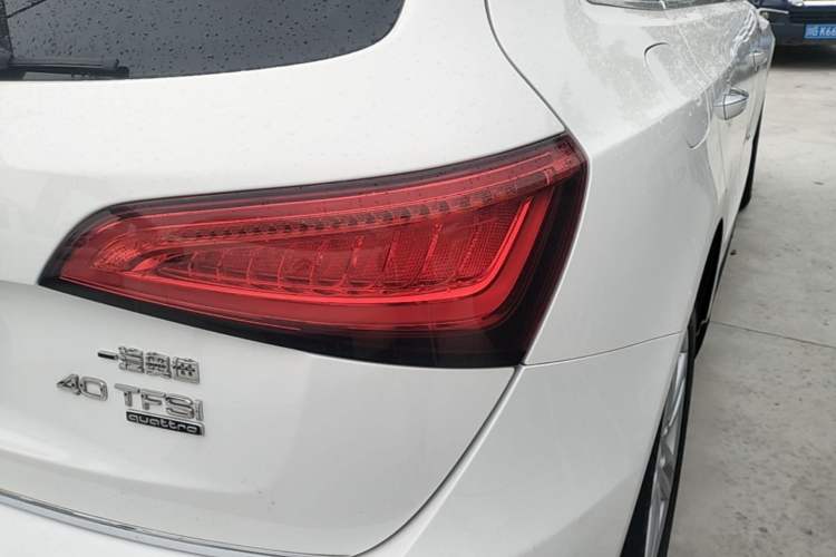 Used Audi Q5 2017 40 TFSI Comfort Model Right Rear Taillight
