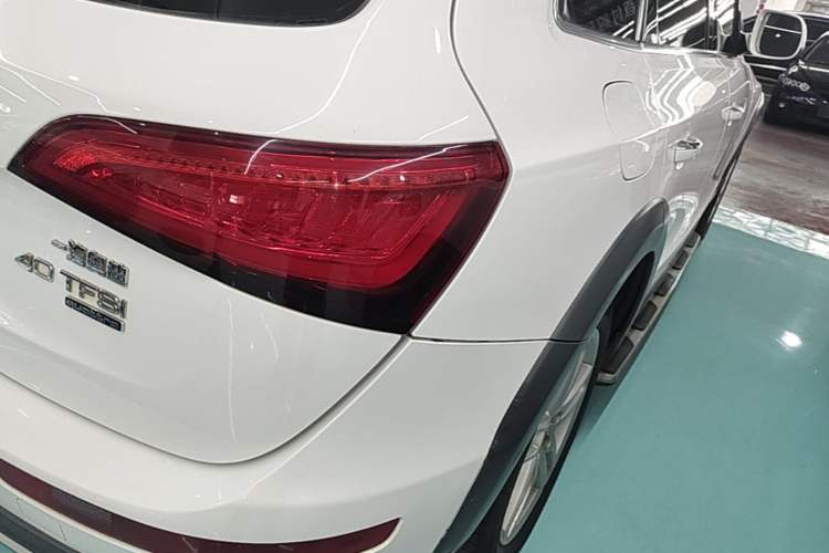 Used Audi Q5 2017 Plus 40 TFSI Technology Model Right Rear Taillight