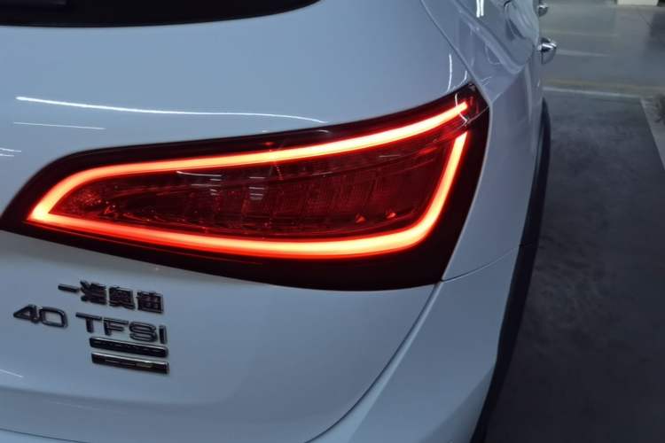 Used Audi Q5 2017 Plus 40 TFSI Technology Model Right Rear Taillight