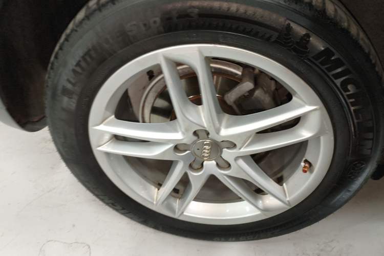 Used Audi Q5 2017 Plus 40 TFSI Technology Model Right Rear Wheel Hub