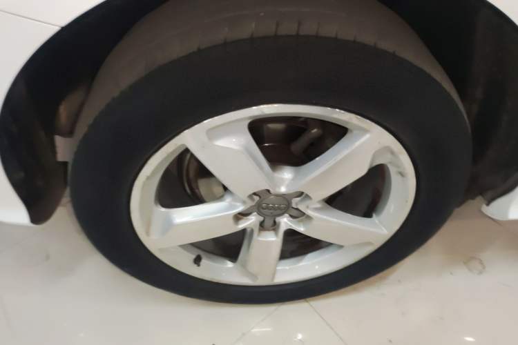 Used Audi Q5 2017 Plus 40 TFSI Ambition Model Right Rear Wheel Hub