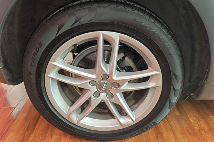Used Audi Q5 2017 Plus 40 TFSI Technology Model Right Rear Wheel Hub