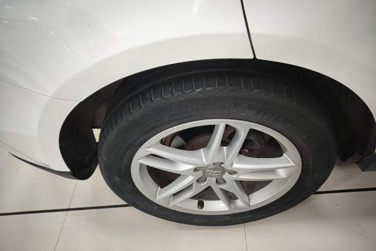 Used Audi Q5 2017 40 TFSI Technology Edition Right Rear Wheel Hub
