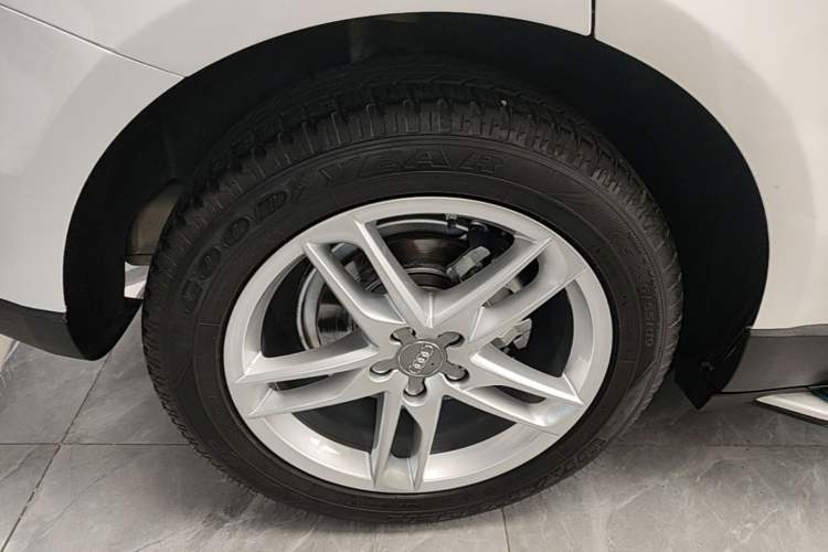Used Audi Q5 2017 40 TFSI Technology Edition Right Rear Wheel Hub