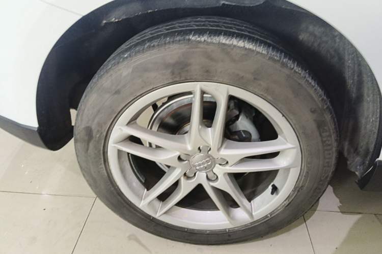 Used Audi Q5 2017 40 TFSI Technology Edition Right Rear Wheel Hub