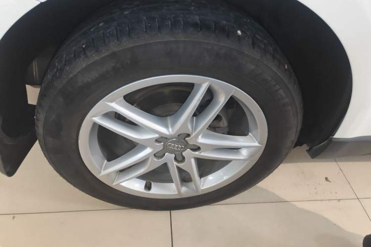 Used Audi Q5 2017 40 TFSI Technology Edition Right Rear Wheel Hub