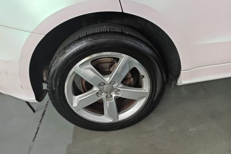 Used Audi Q5 2017 Plus 40 TFSI Technology Model Right Rear Wheel Hub