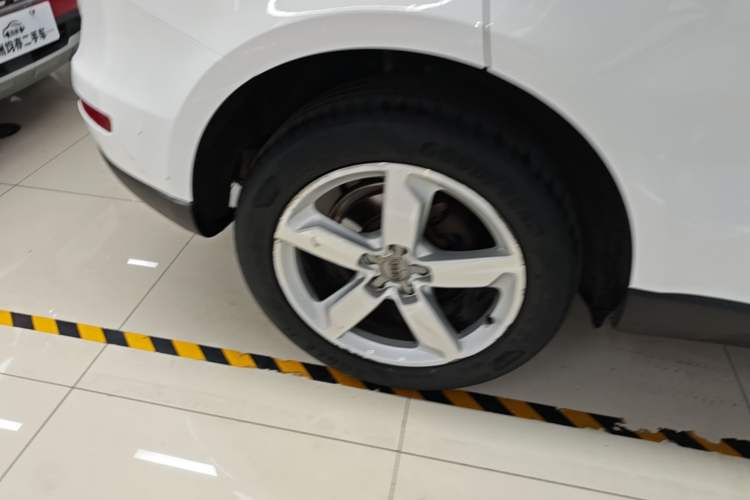 Used Audi Q5 2017 40 TFSI Ambition Edition Right Rear Wheel Hub
