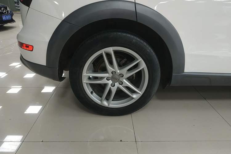Used Audi Q5 2017 Plus 40 TFSI Technology Model Right Rear Wheel Hub