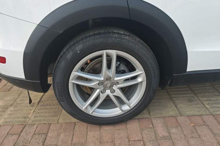 Used Audi Q5 2017 Plus 40 TFSI Technology Model Right Rear Wheel Hub