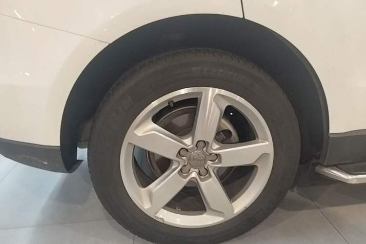 Used Audi Q5 2017 40 TFSI Ambition Edition Right Rear Wheel Hub