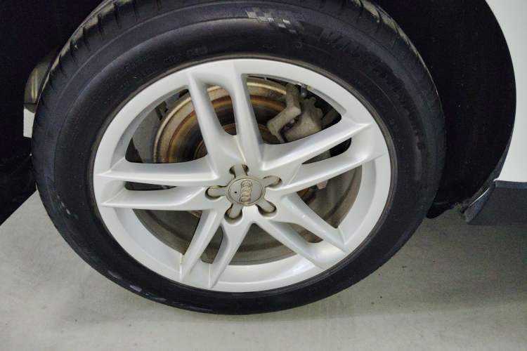 Used Audi Q5 2017 40 TFSI Technology Edition Right Rear Wheel Hub