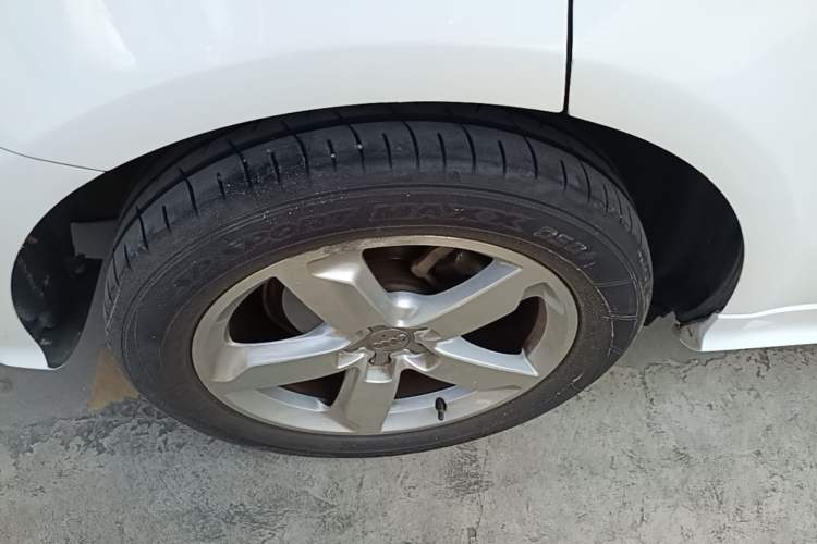 Used Audi Q5 2017 Plus 40 TFSI Ambition Model Right Rear Wheel Hub
