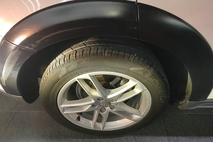 Used Audi Q5 2017 Plus 40 TFSI Technology Model Right Rear Wheel Hub