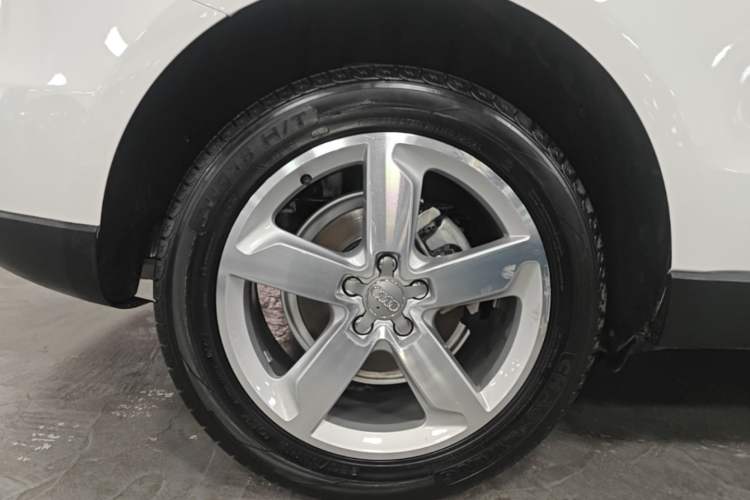 Used Audi Q5 2017 40 TFSI Ambition Edition Right Rear Wheel Hub