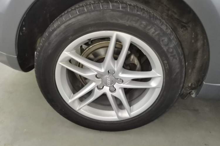 Used Audi Q5 2017 Plus 40 TFSI Technology Model Right Rear Wheel Hub