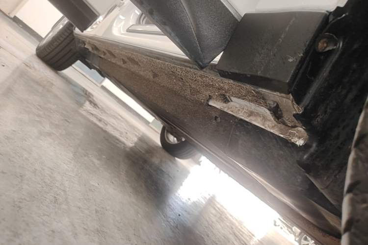 Used Audi Q5 2017 40 TFSI Technology Edition Right Side Sill