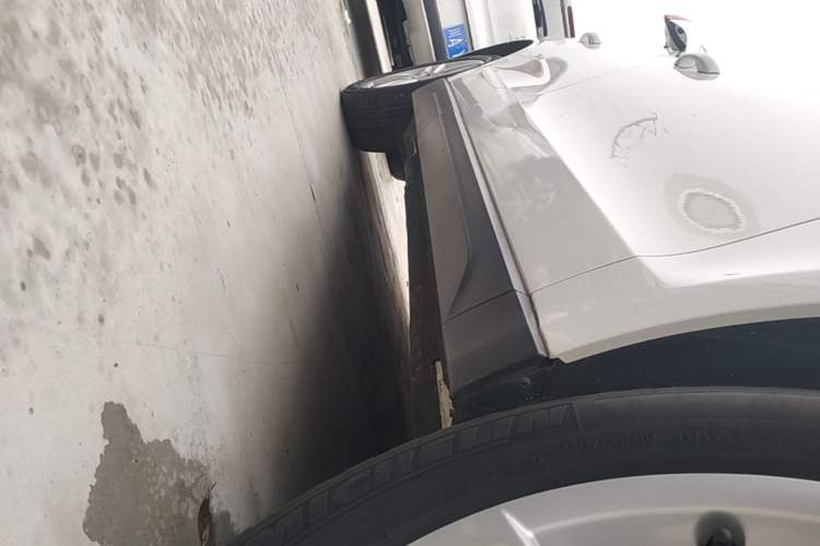 Used Audi Q5 2017 40 TFSI Comfort Model Right Side Sill