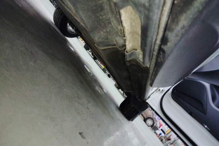 Used Audi Q5 2017 40 TFSI Technology Edition Right Side Sill