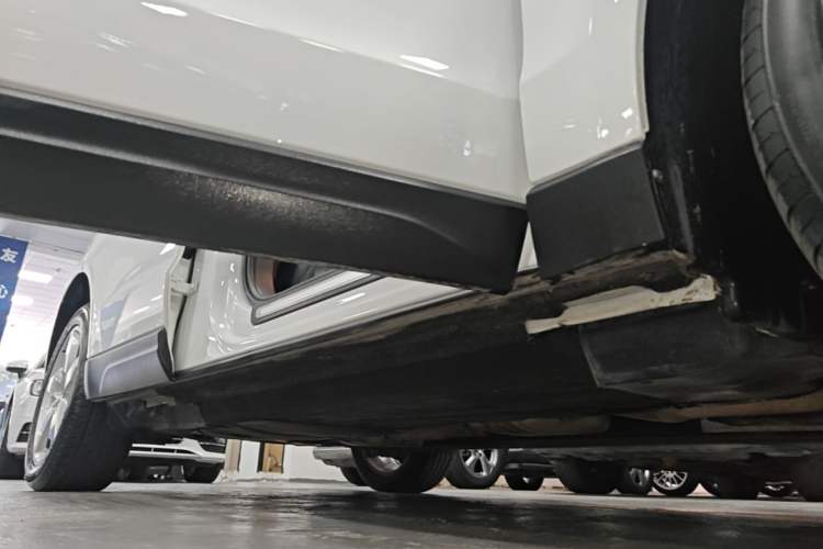 Used Audi Q5 2017 40 TFSI Ambition Edition Right Side Sill