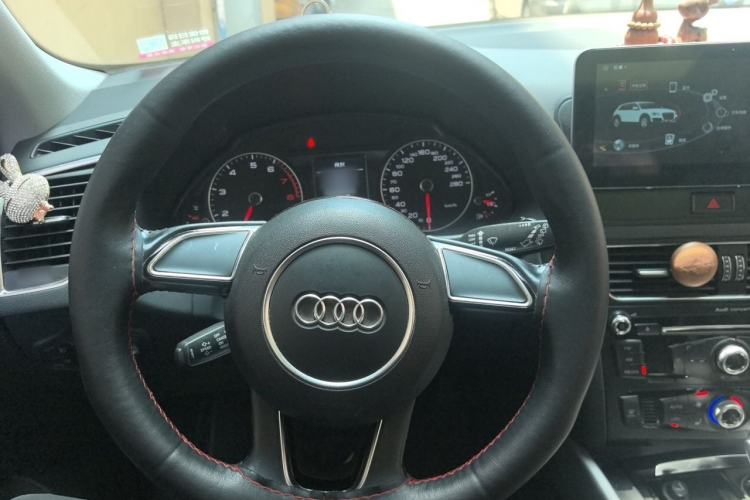 Used Audi Q5 2017 Plus 40 TFSI Ambition Model Steering Wheel