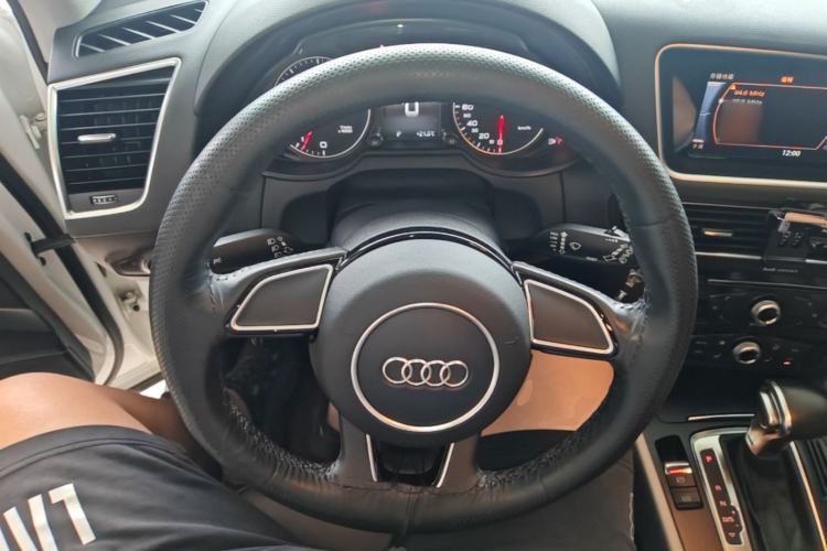 Used Audi Q5 2017 40 TFSI Ambition Edition Steering Wheel