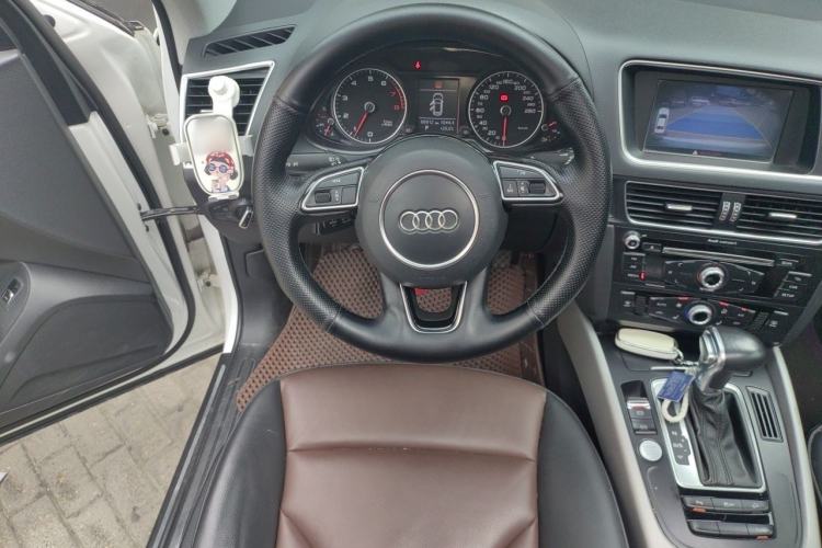 Used Audi Q5 2017 Plus 40 TFSI Ambition Model Steering Wheel