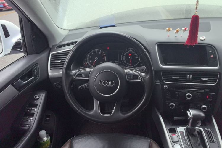 Used Audi Q5 2017 40 TFSI Technology Edition Steering Wheel